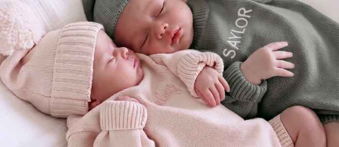 Personalized Twin Baby Gifts: Coordinating Sets & Individual Ideas They'll Both Love