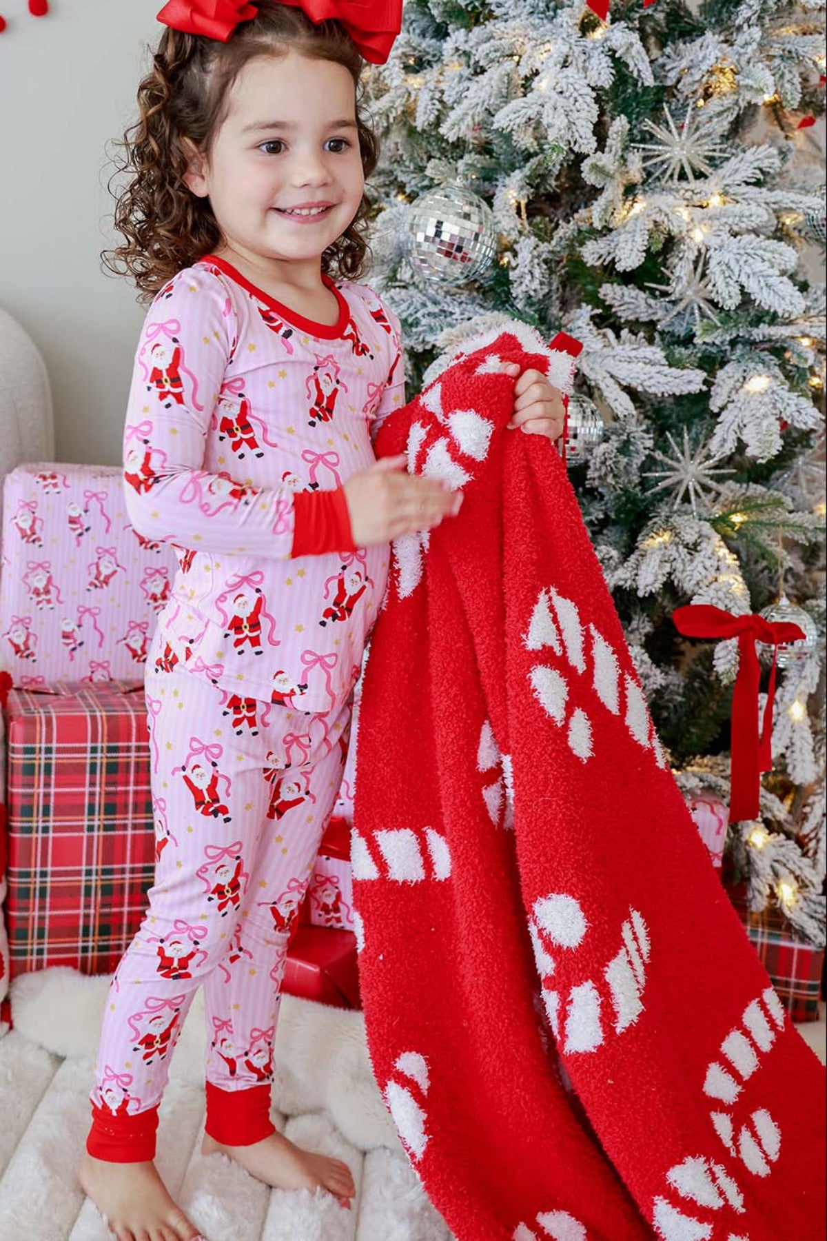 CuddleLane™ Luxe Blankets | Candy Cane