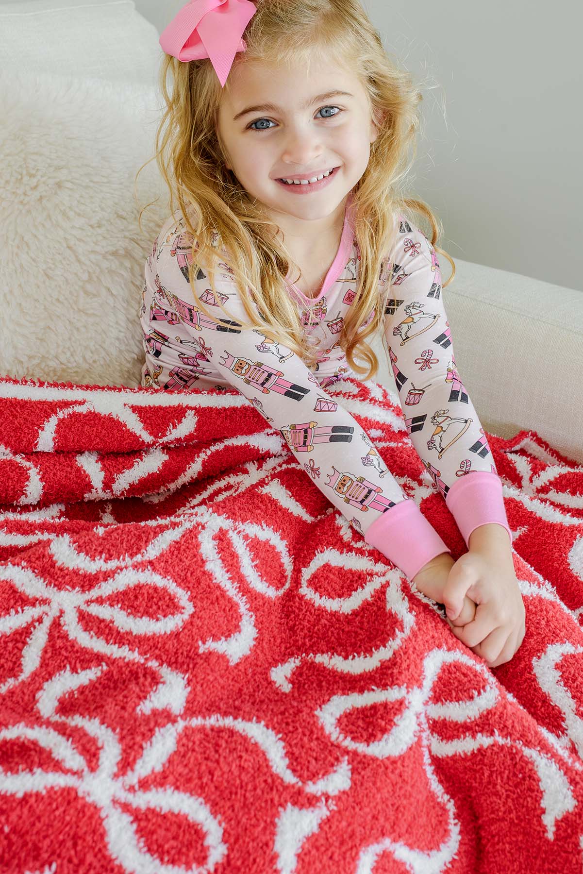 CuddleLane™ Luxe Blankets | Christmas Bows