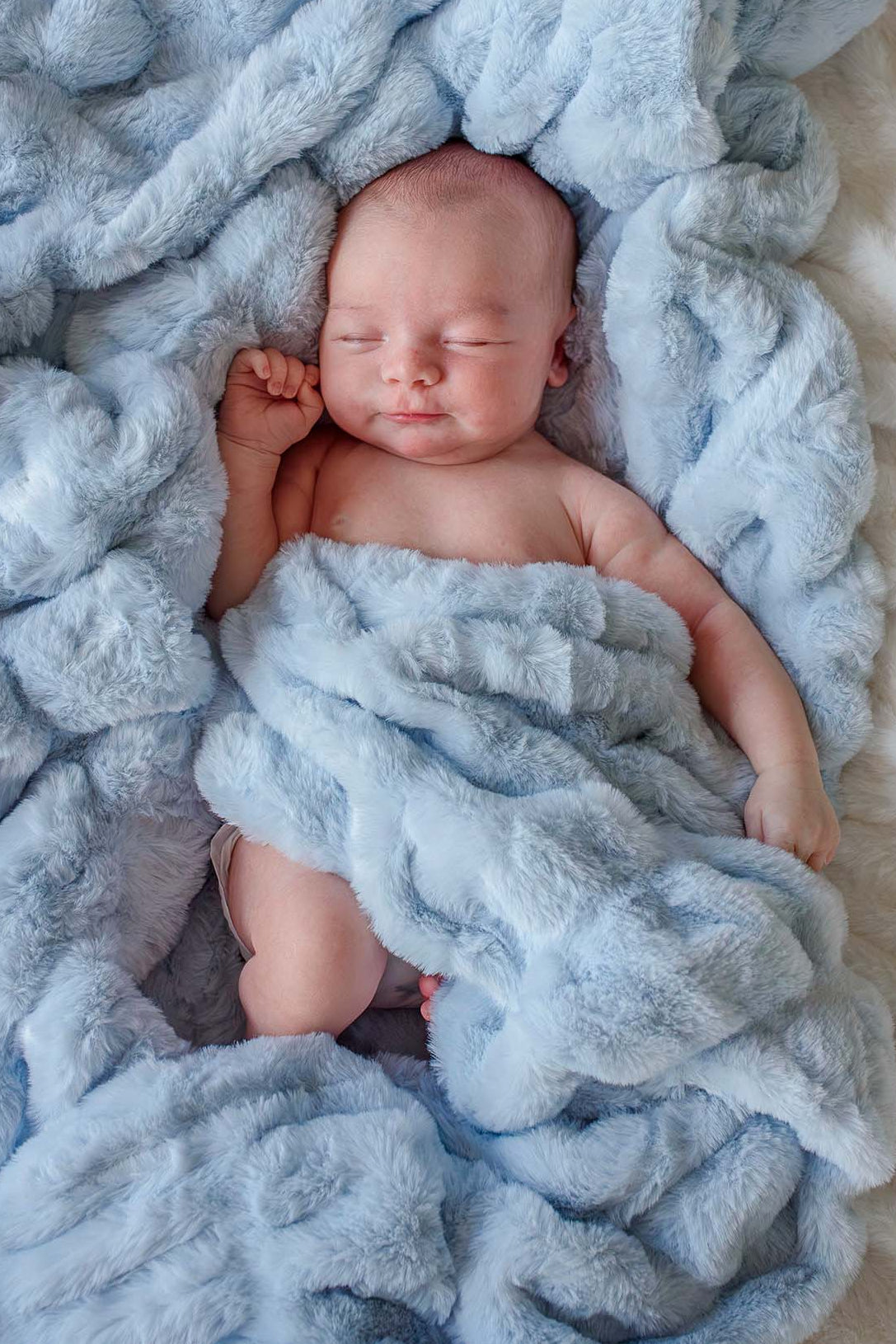 Double-Ruched Faux Fur Blanket | Ice