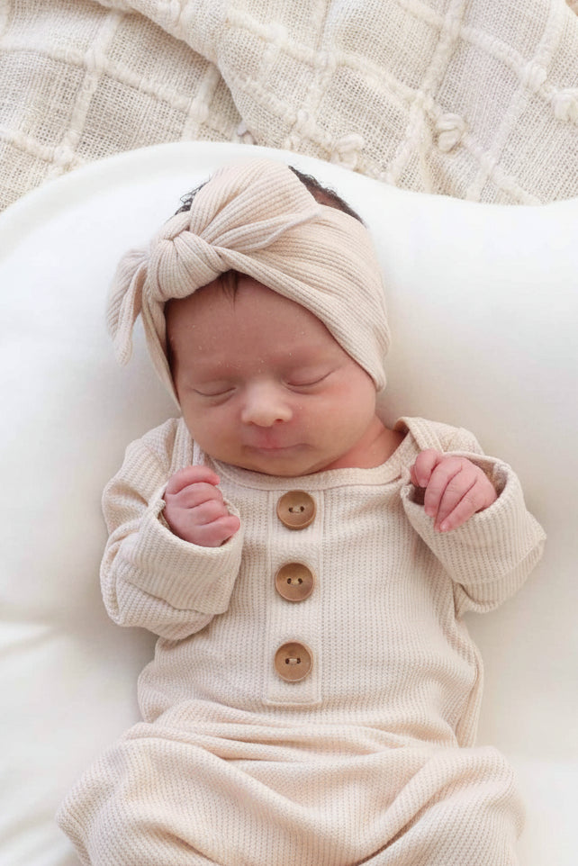 oatmeal waffle bamboo knot gown and hat set 