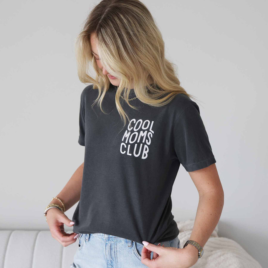 cool mom club tee