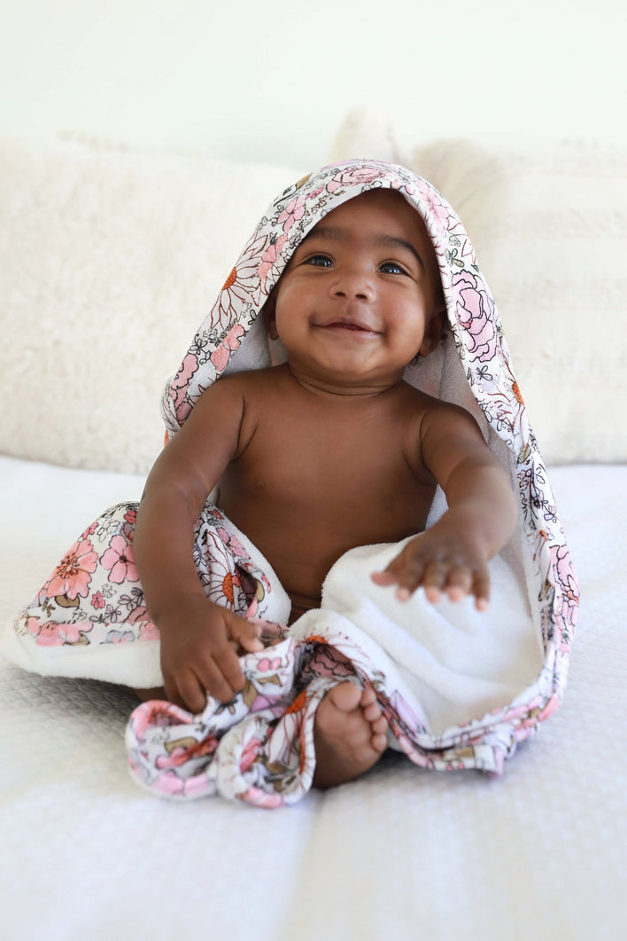 bath towel for babies with hood made of bamboo purple floral 