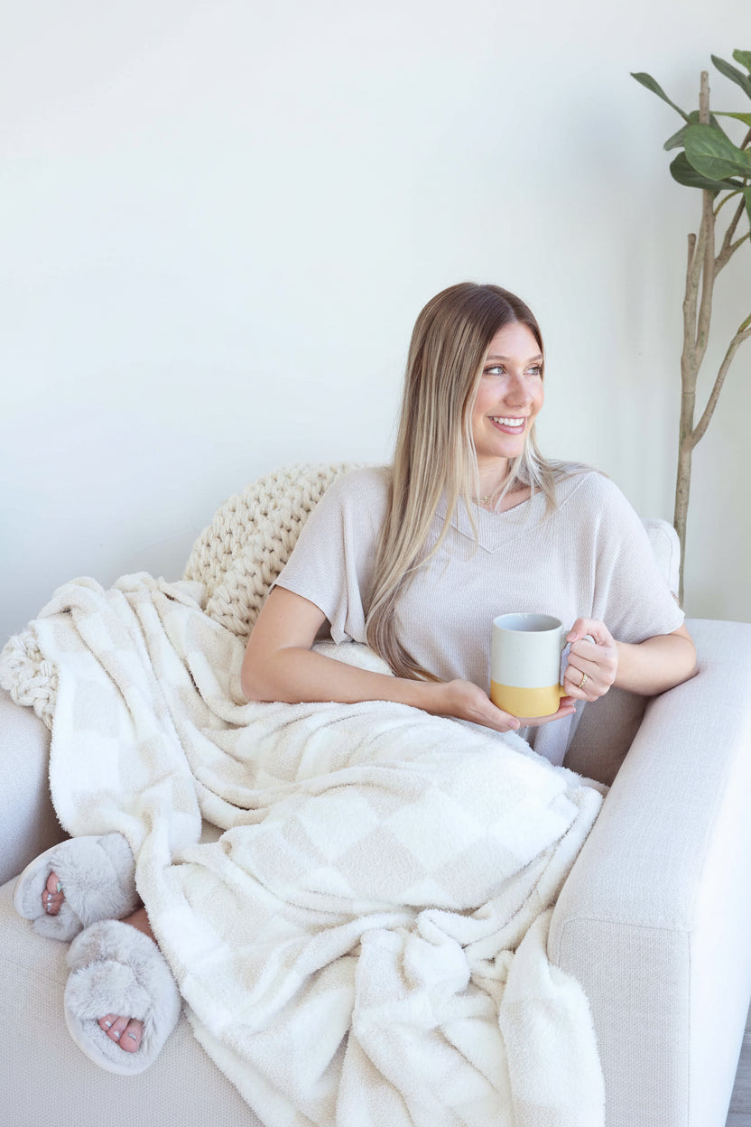 CuddleLane™ Luxe Blankets | Check