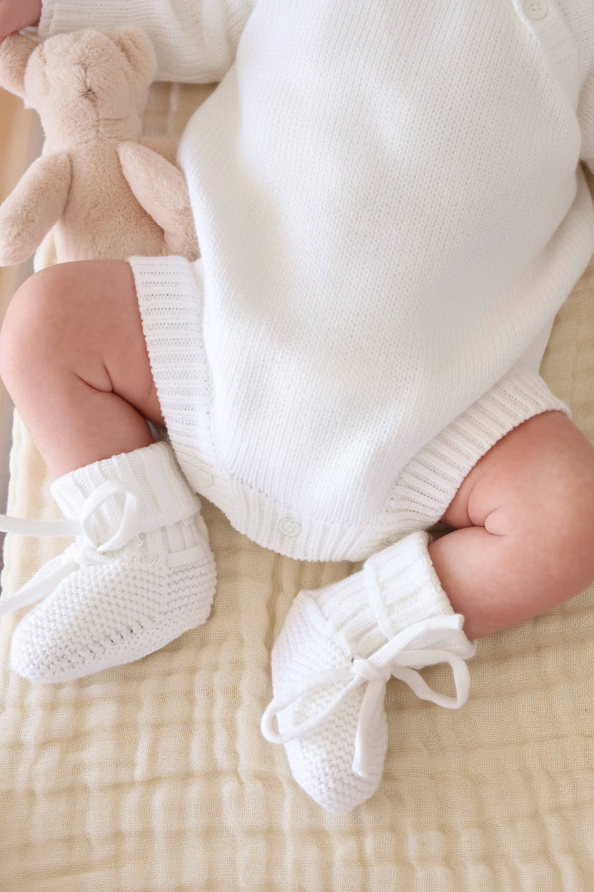 white knit bow baby booties 