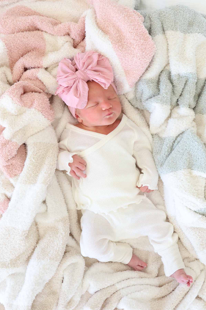 cuddlelane luxe stripe blanket group
