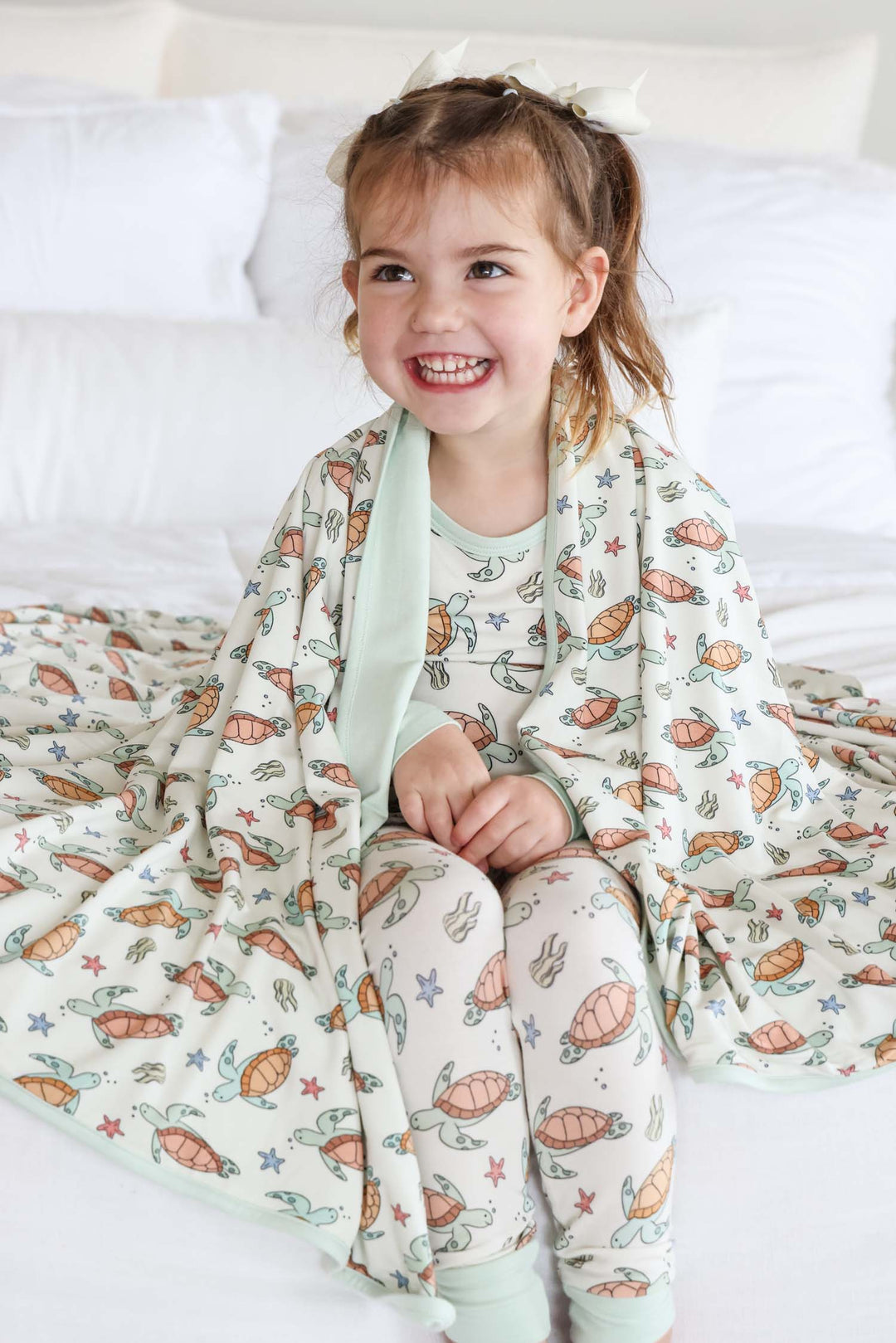 double sided bamboo blanket with turtles print – soft baby blanket