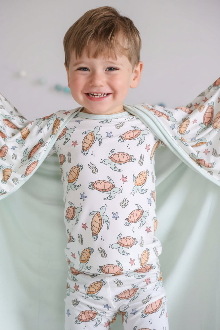 detail of turtley rad collection bamboo fabric texture with turtle print