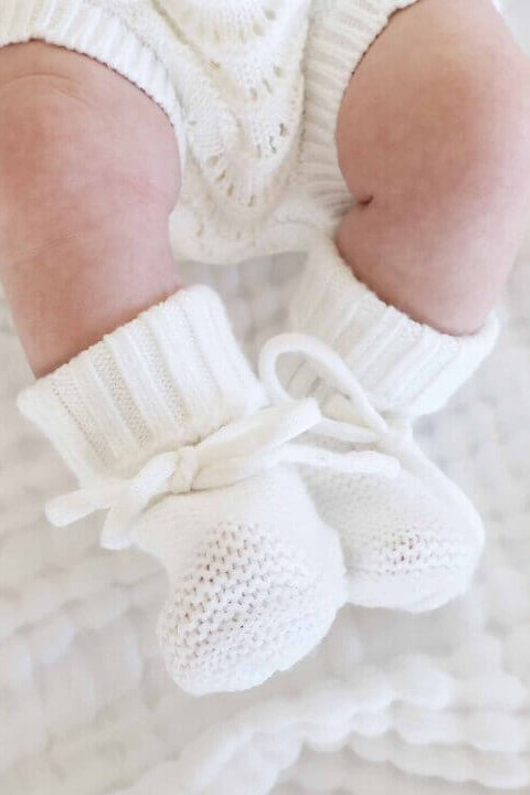 white baby booties for girls with bows