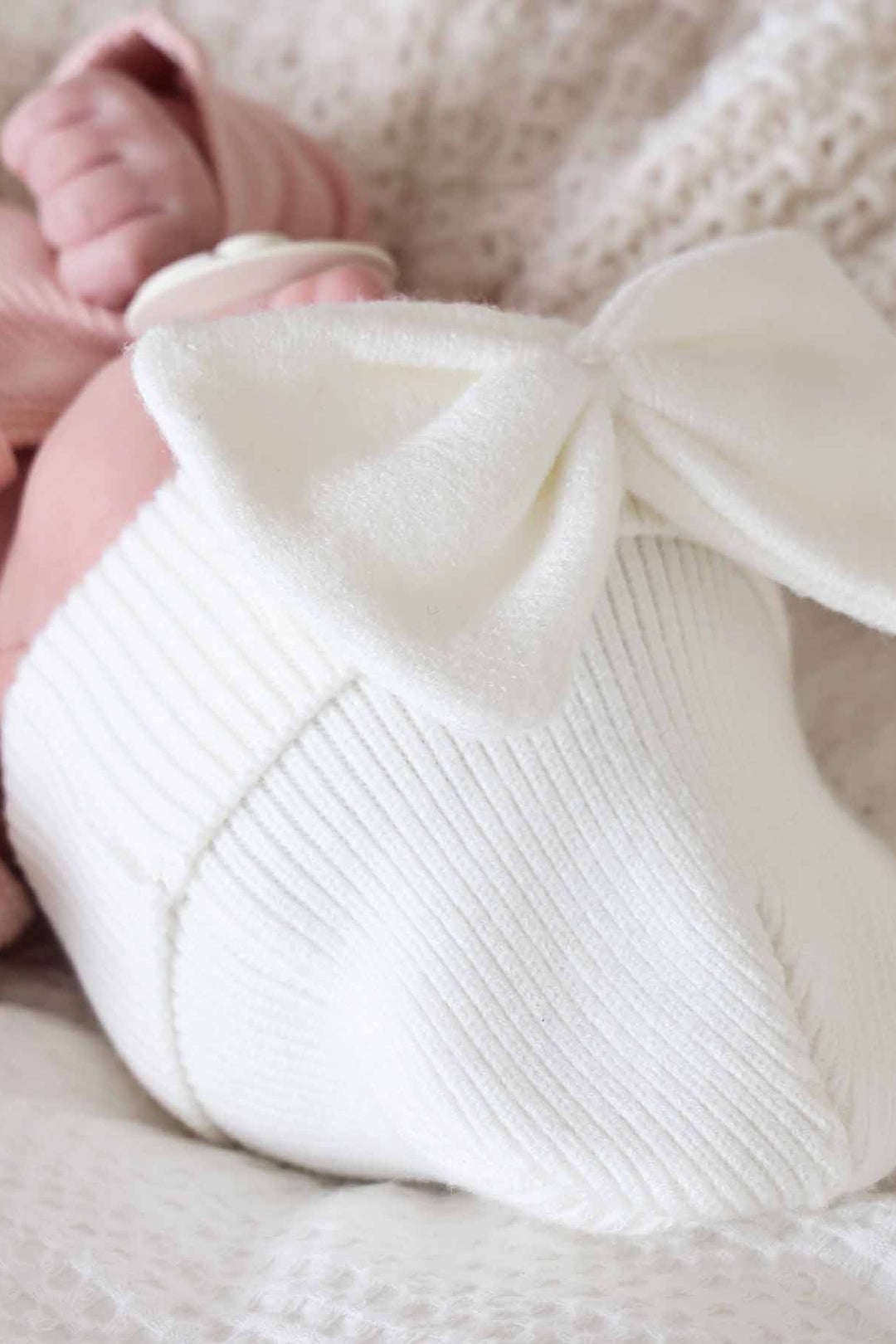 Knit Newborn Bow Beanie | Light Ivory